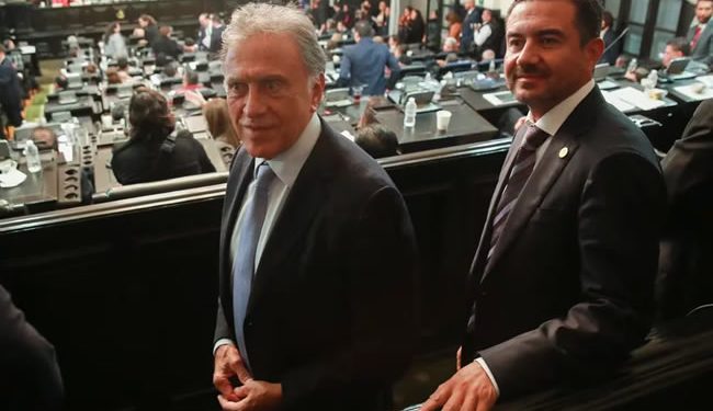 Miguel Ángel Yunes Márquez y su padre son expulsados del PAN tras votar a favor de la reforma judicial de AMLO