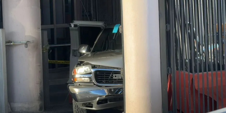 Balean a hombre en la garita de Nogales; causa cierre del cruce fronterizo