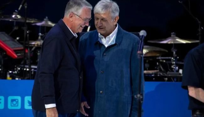 Megadeudas y demandas acorralan a un feroz Salinas Pliego