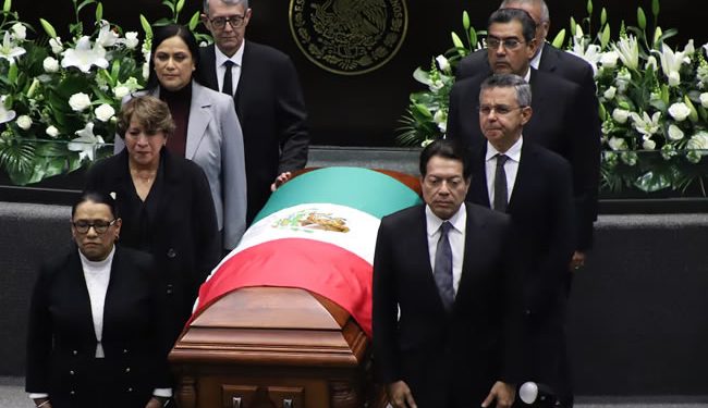 El Congreso despide a Ifigenia Martínez, la mujer casi centenaria que rompió los techos de cristal