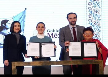 Pemex y CFE vuelven a ser empresas públicas; Sheinbaum firma decreto en Palacio Nacional