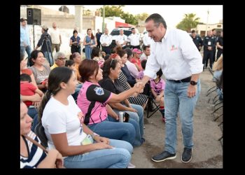 Cumple Toño Astiazarán a familias de San Bosco con Centro de Respuesta Inmediata