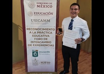 Reconocen autoridades educativas nacionales a docente de Cobach Sonora