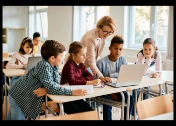 Educación pública en México, sin internet ni computadora en 7 de cada 10 escuelas: MP