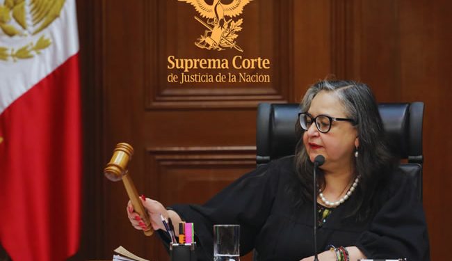 Corte prohíbe a trabajadores del IMSS recibir doble pensión por jubilación y vejez