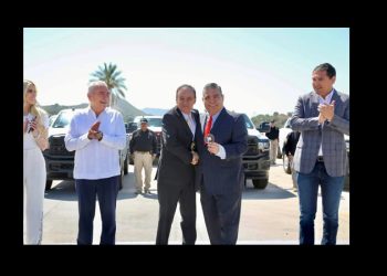 Entrega Durazo reconocimientos, equipo táctico y patrullas a personal de la FGJE