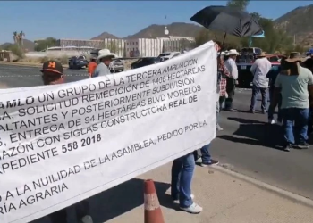 Indígenas de la etnia Pápago bloquean bulevar Morelos por supuesta expropiación de tierras