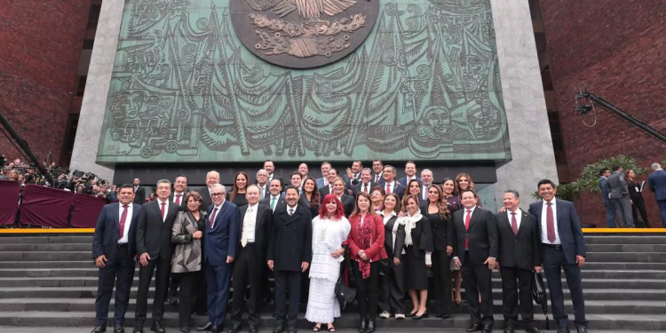Alfonso Durazo felicitó a Claudia Sheinbaum por la toma de protesta como presidenta de México