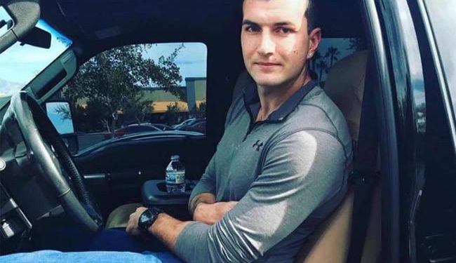 Investigan asesinato a balazos de surfista estadunidense en carretera de Sonora