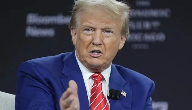 En un mitin de Trump llaman a Puerto Rico “isla flotante de basura”