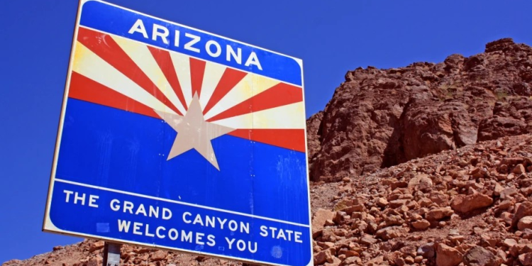 Un ciudadano estadounidense salía hacia México por la frontera en Arizona y la CBP lo detuvo por lo que llevaba en su vehículo