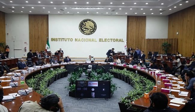 Morena y aliados van en contra de controversia constitucional del INE