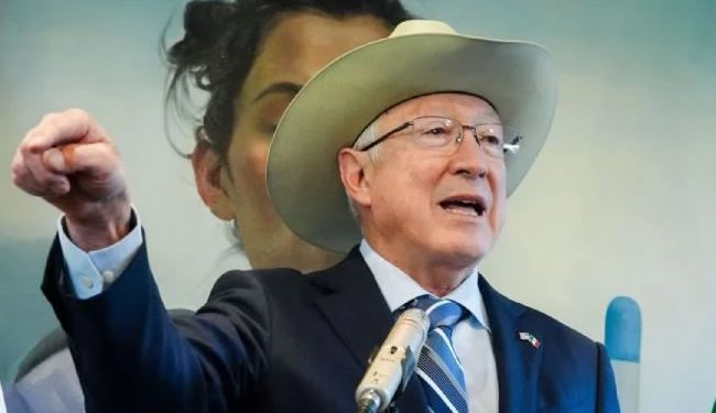 Ken Salazar se lanza contra AMLO: no funcionó la estrategia de “Abrazos, no balazos”