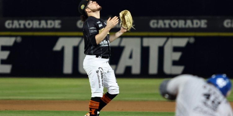 En extrainnings Naranjeros se lleva el Clásico de Sonora