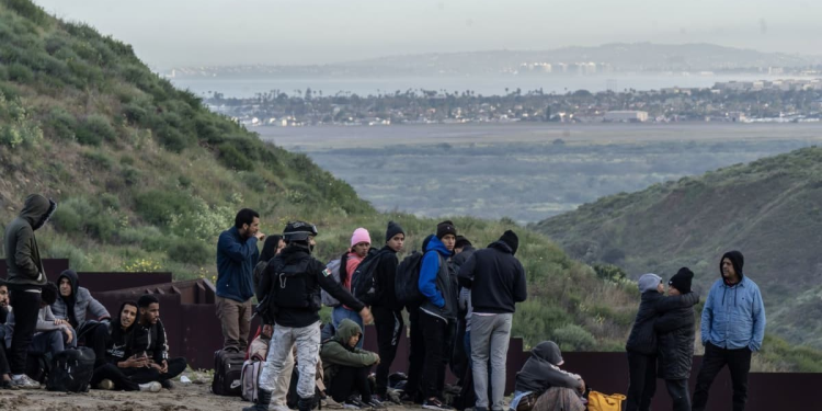 Polleros suben precio por plan antimigrante