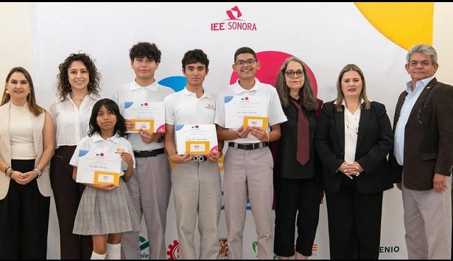 Premia IEE Sonora a ganadores del Debate Juvenil 2024 en la etapa institucional correspondiente al COBACH