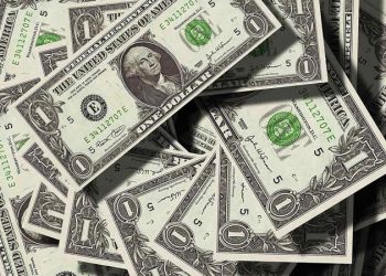 Dólar llega hasta 20.80 pesos tras amenaza de Trump de imponer arancel del 25% a México