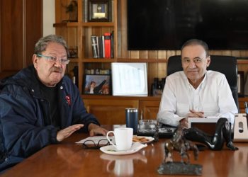 Firma Durazo acuerdo con Fondo de Cultura Económica