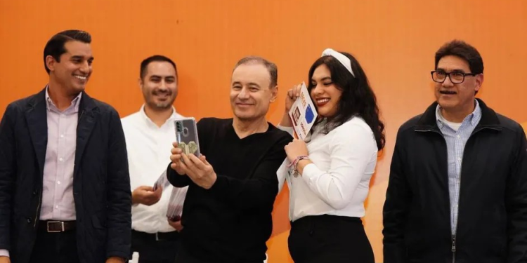 Con calles rehabilitadas, transporte, educación y salud, gobernador Durazo cumple a nogalenses