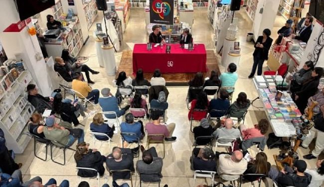 “La fórmula Salinas”, libro de Mathieu Tourliere, una radiografía sobre el éxito de la usura