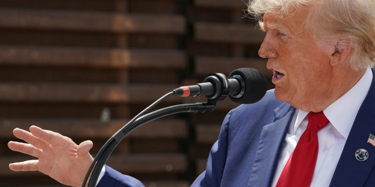 Regreso de Trump incluiría deportaciones masivas, represión fronteriza y fin de DACA