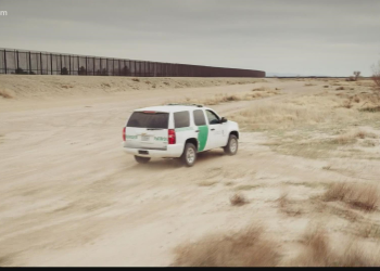 Rescatan a hombre luego de ser abandonado por un grupo en área remota cerca Douglas, Arizona