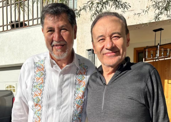 “Todo indica que nos dieron baje”; Fernández Noroña denuncia robo de cartera de carne en vuelo de Aeromexico