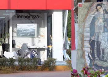 Virgen de Guadalupe Intacta Tras Estrellarse Vehículo en un Negocio de Azulejos
