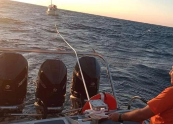 Rescatan a 3 Estadounidenses en San Carlos; Quedaron a la Deriva en Mar Abierto