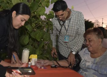 Acerca Toño servicios municipales a vecinos de la Olivares a través de Miércoles En Tu Colonia