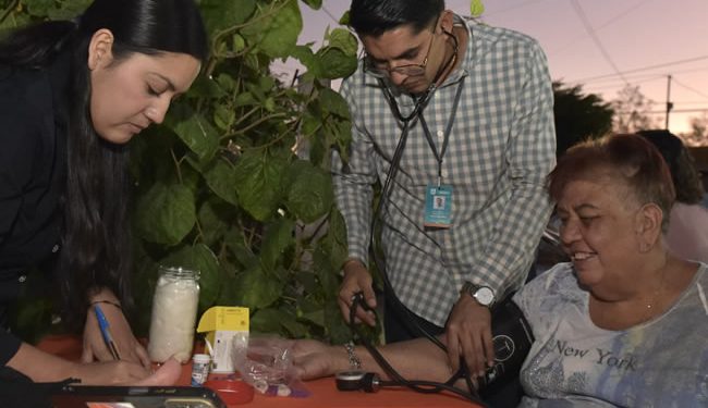 Acerca Toño servicios municipales a vecinos de la Olivares a través de Miércoles En Tu Colonia