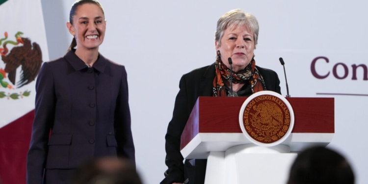 A espaldas de las víctimas del derrame tóxico, SEMARNAT acuerda con la empresa proceso de reparación en Río Sonora