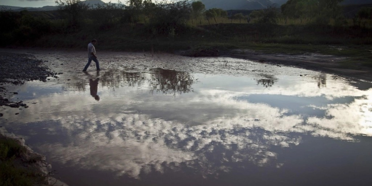 Gobierno excluye crisis del Río Sonora en programas ambientales, acusan