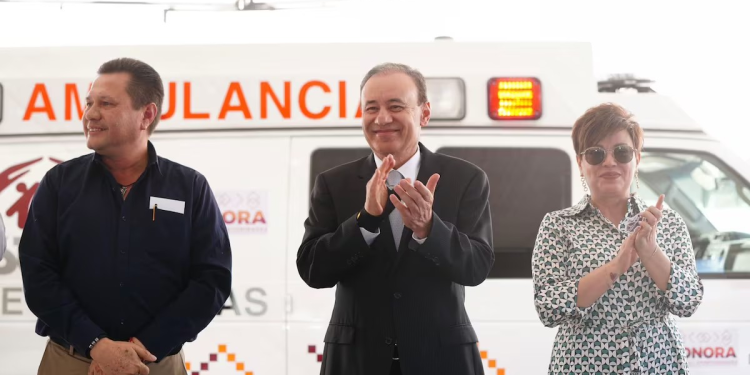 Gobierno de Alfonso Durazo fortalece a Isssteson con 8 ambulancias y respaldo presupuestal