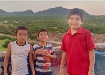 Trasladan a hospital de EU a uno de 3 hermanos quemados tras explosión de garrafón de gasolina en Sonora; mamá pide apoyo