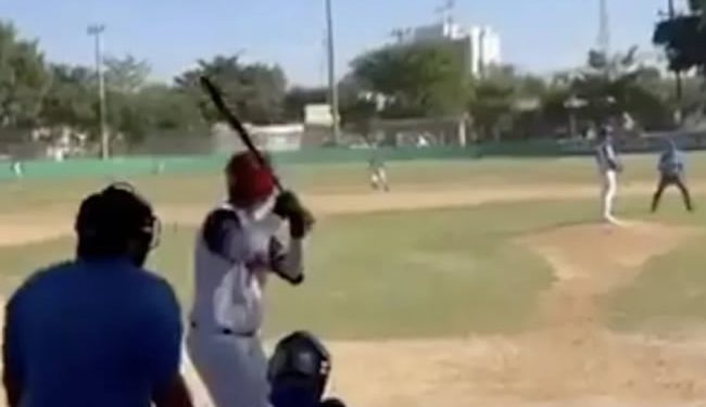 En Culiacán niños salen corriendo durante partido de beisbol infantil por balacera