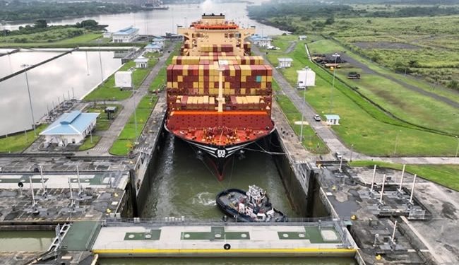 Amenaza Trump con retomar control del canal de Panamá