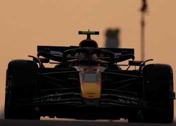 ‘Checo’ y Red Bull en problemas; finaliza 14 en P2 del GP de Abu Dhabi