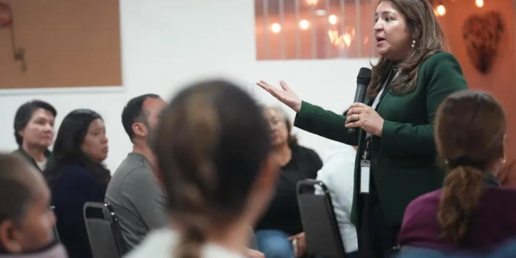 Trump muestra interés por apoyar DACA, pero Dreamers de Arizona se muestran escépticos