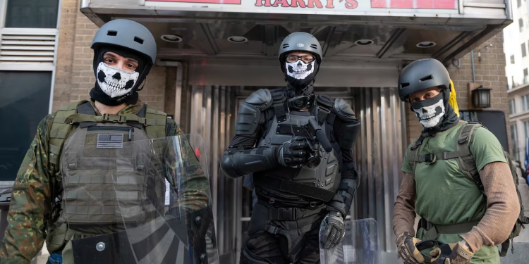 Las milicias en la frontera, preparadas para apoyar en la operación de deportación masiva de Trump