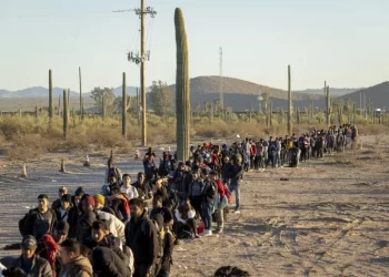 EE.UU. niega “frontera abierta” mientras migrantes huyen de México