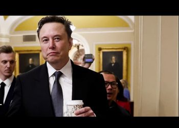 Elon Musk se convierte en la primera persona con más de 400.000 millones de dólares de riqueza