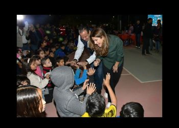 Desean Toño Astiazarán y Patty Ruibal a hermosillenses felices fiestas esta Navidad acompañados de sus seres queridos