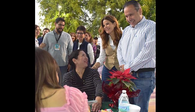 Atestiguan Toño Astiazarán y Patty Ruibal graduación de sexta generación de Maxi Apoyo