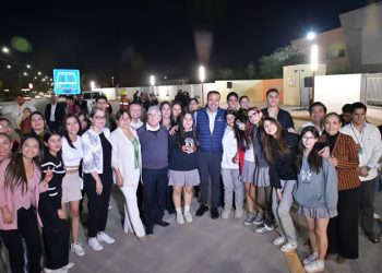 Beneficia Toño Astiazarán a familias del sur poniente y estudiantes de Cobach Villa Bonita con “Camina Segura”