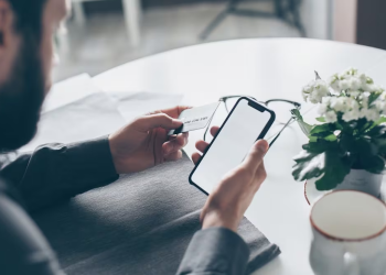 Estafan en Sonora usando inteligencia artificial para clonar voces; alertan sobre nueva modalidad de fraude