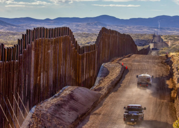 Alguaciles de Arizona piden $100 millones para hacer cumplir medida migratoria