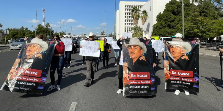 Familia de ‘El Pancholín’ protesta tras detención de dos parientes y la desaparición de Lamberto Quijada