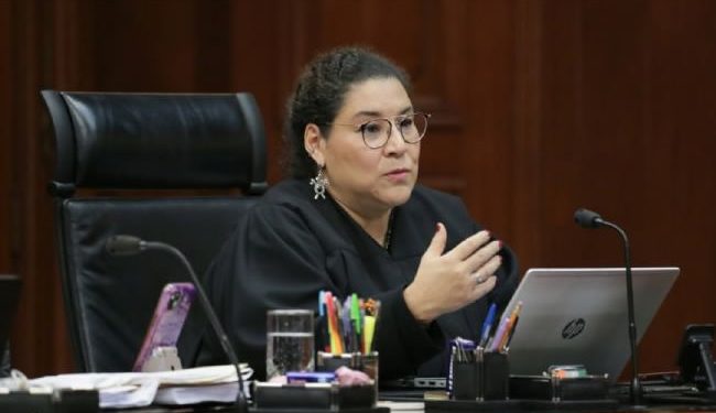 Lenia Batres pide al INE aparecer en la boleta como “ministra del pueblo”