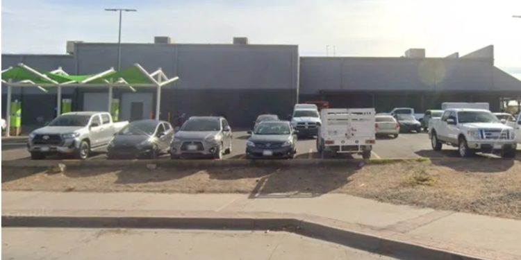 Joven Amenaza a Guardias de Supermercados con Réplica de Arma de Fuego en Hermosillo